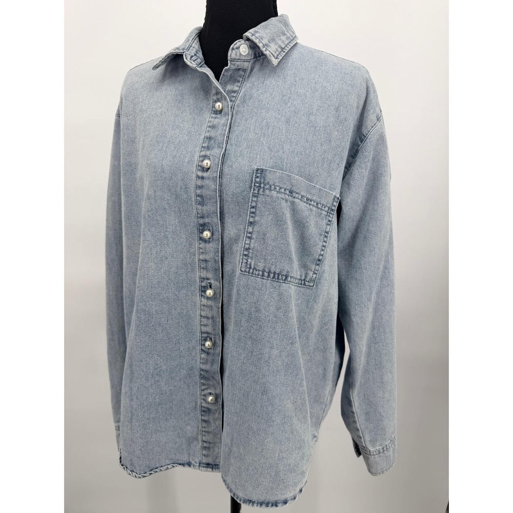 Seven7 Denim Button Down Women Small Light Wash Excellent Pearl Buttons Relaxed